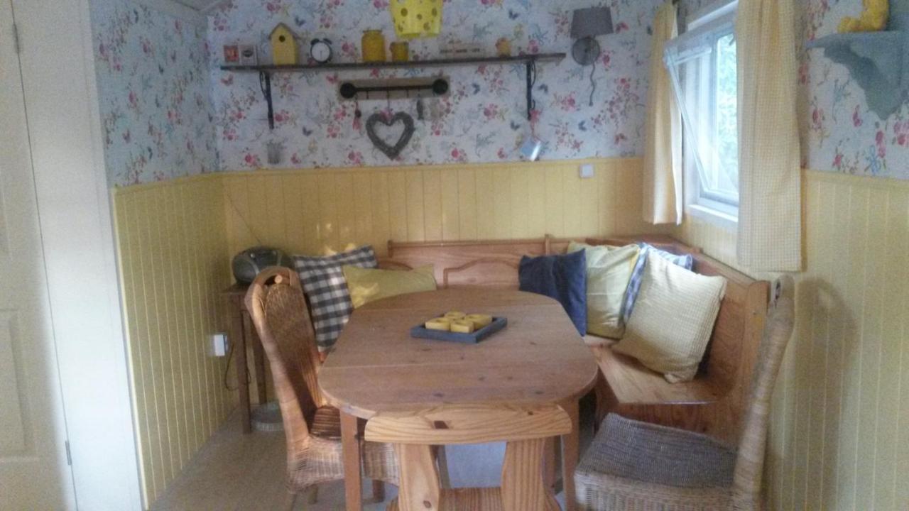 Pipowagen Camping Puur Genieten Bed & Breakfast Someren Eksteriør bilde